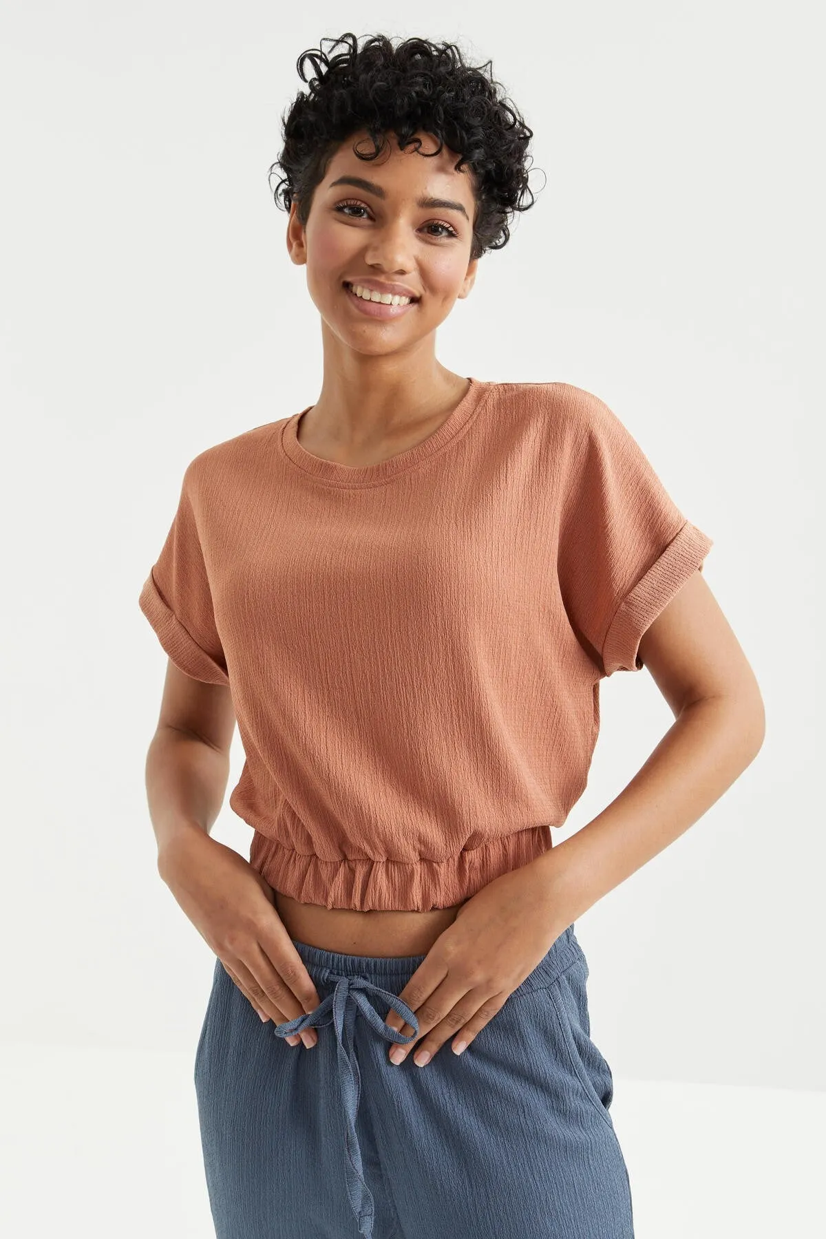 basic o yaka beli lastikli bürümcük kumaş kadin crop top t-shirt - 97227