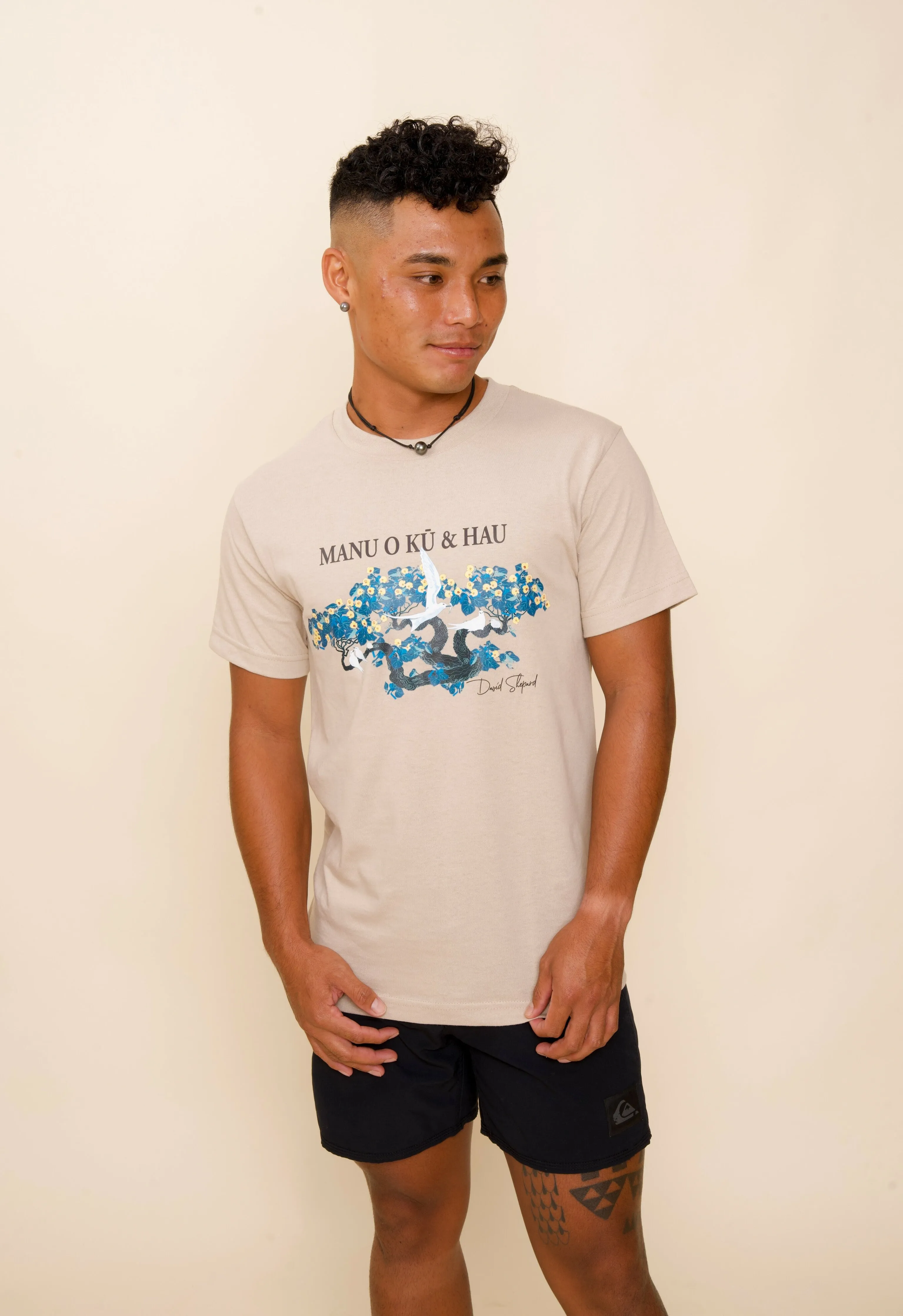 Manu-o-Kū & Flowering Hau Tree Tan T-Shirt