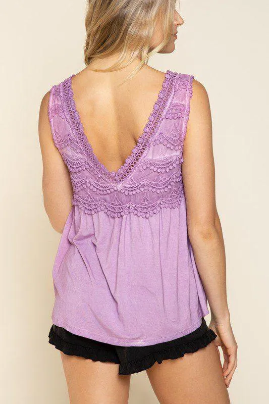 Scalloped Lace Sleeveless Top