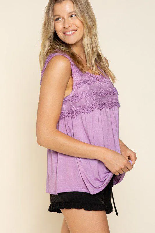Scalloped Lace Sleeveless Top