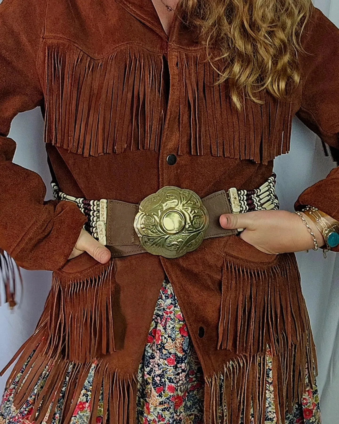 Vintage Native american buffalo bone belt M/L gold buckle silver edges.